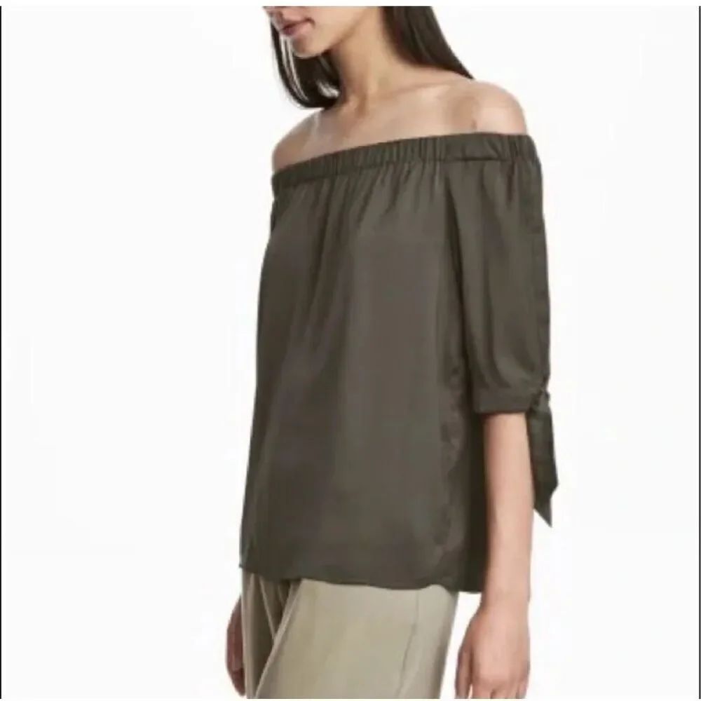 H&M Women’s Satin Open Shoulder Blouse Top Size 8 Dark Green